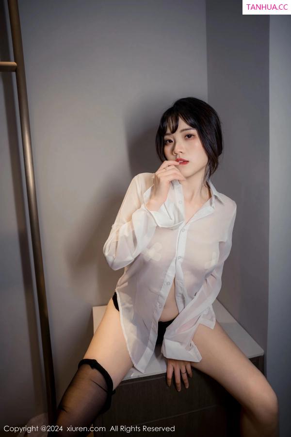   [XiuRen]高清写真图 2024.04.01 No.8320 唐安诺 黑丝美腿第38张图片
